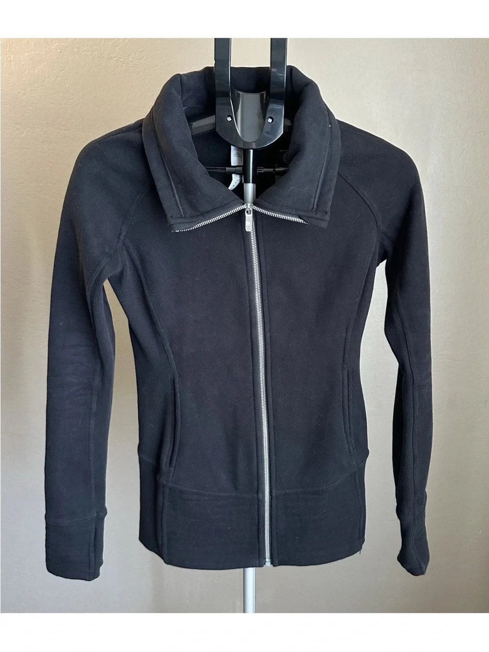 lululemon athletica Black Full-Zip Fitted Jacket